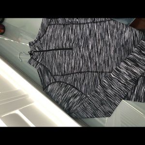 GREY ATHLETIC QUARTER ZIP LONG SLEEVE